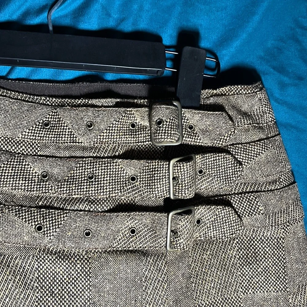 Express Vintage brown wool patched tweed mini skirt with 3 buckles. - Picture 3 of 6